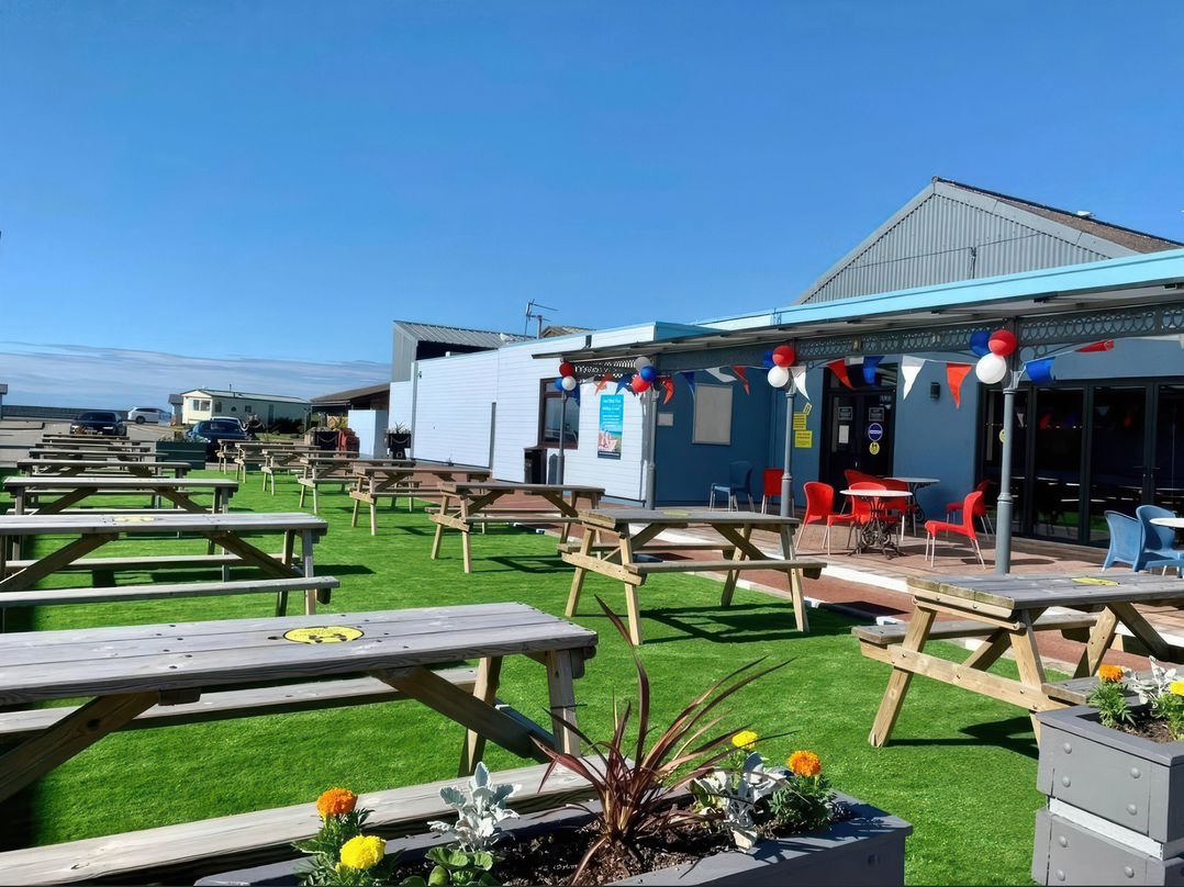 3 Bed, Sleeps 6, Parking