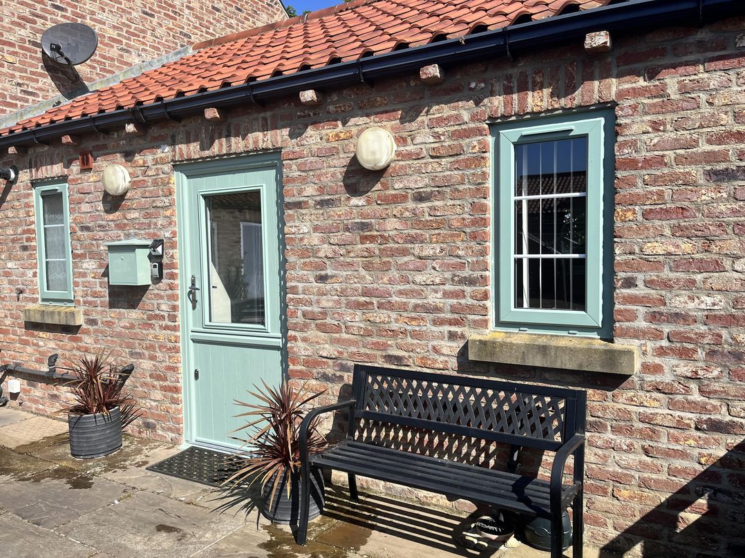One bedroom barn with free parking