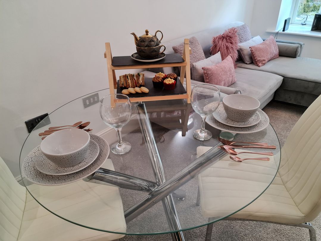2 Bed Woodland Retreat - Garden & Free Parking