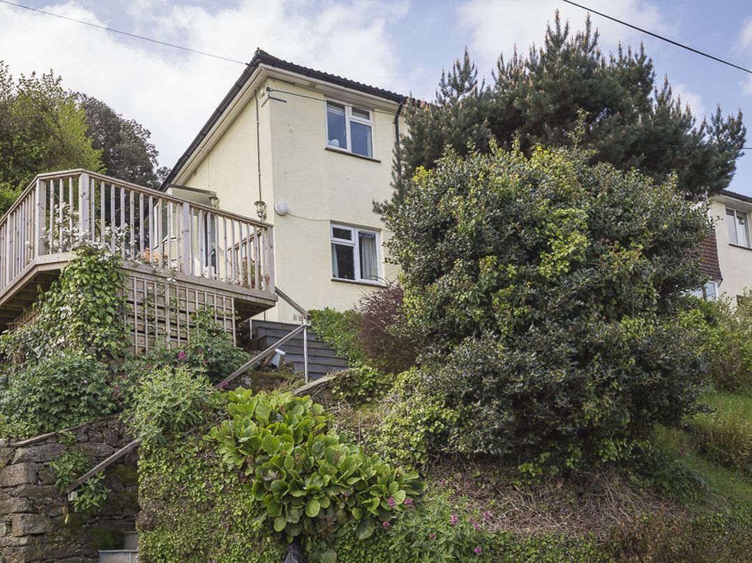 6 Knowle Court