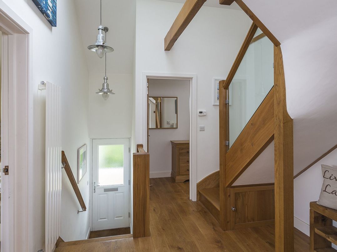 6 Knowle Court