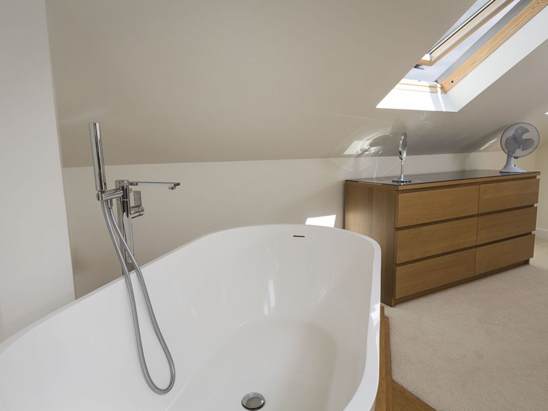 6 Knowle Court