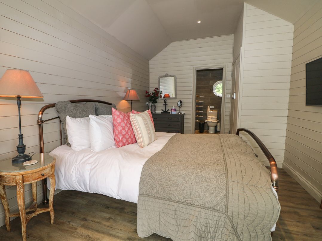 Island Cottage Rod Eyot