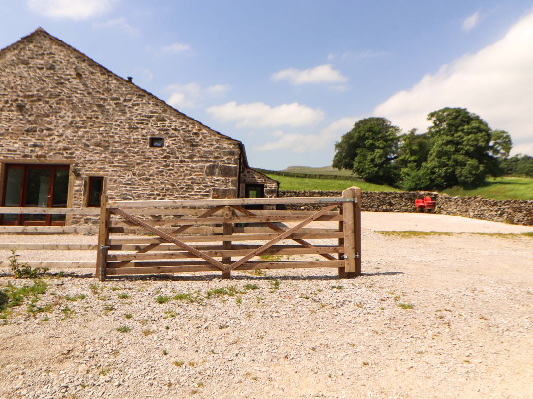 Dam House Barn