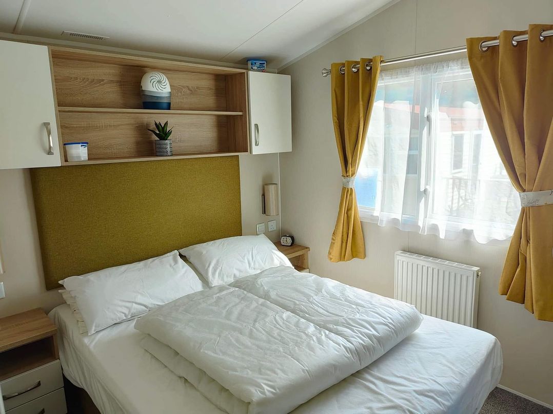 Clarach Bay Holiday Village W18