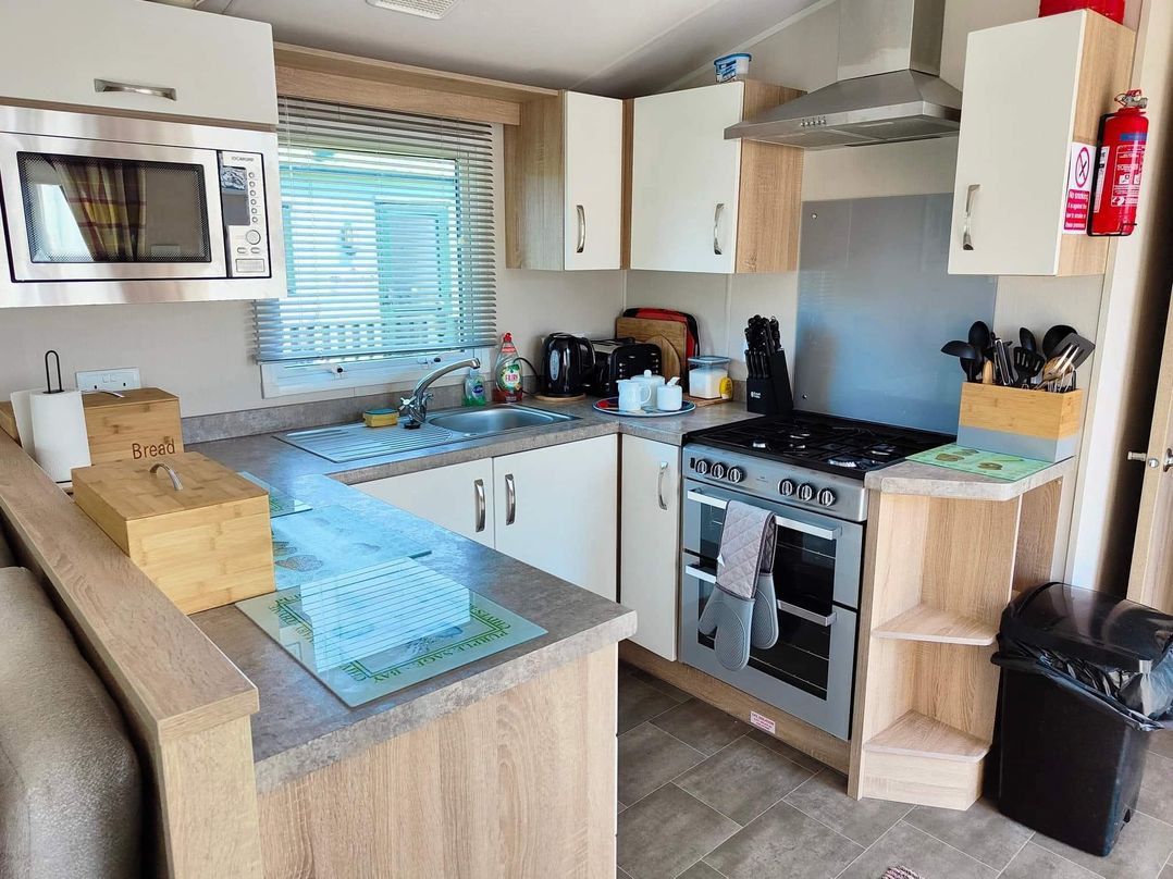 Clarach Bay Holiday Village W18