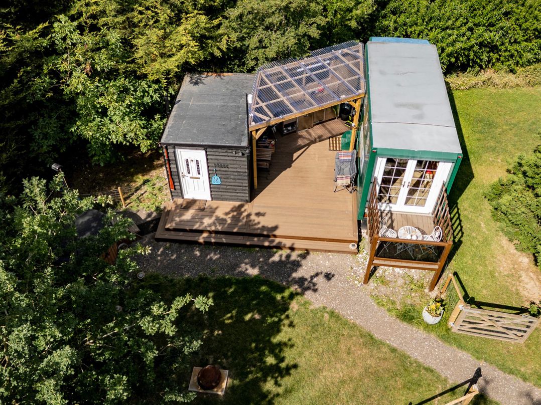 1 Bed -Private Garden -Hot Tub -Pets Ok - Gee Gee