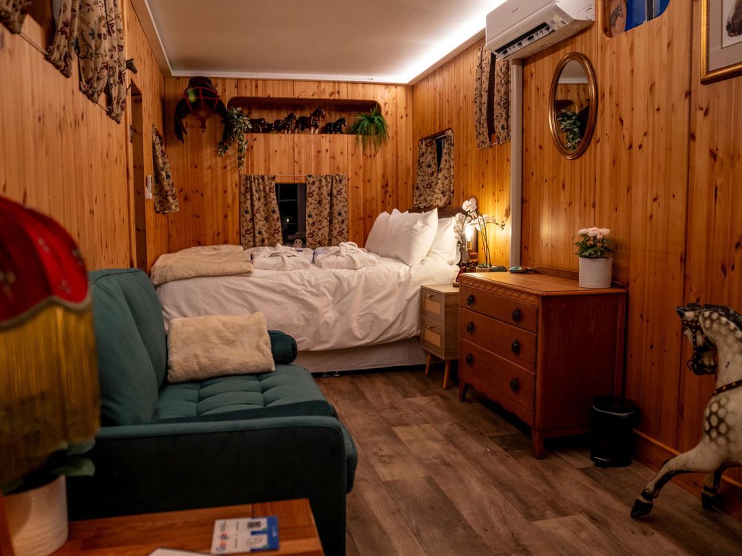 1 Bed -Private Garden -Hot Tub -Pets Ok - Gee Gee