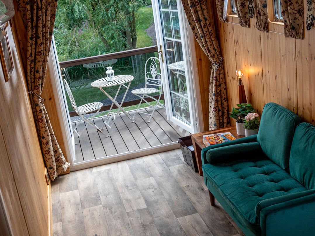 1 Bed -Private Garden -Hot Tub -Pets Ok - Gee Gee