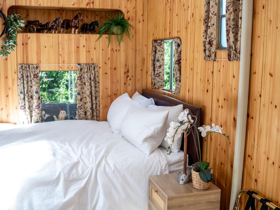 1 Bed -Private Garden -Hot Tub -Pets Ok - Gee Gee