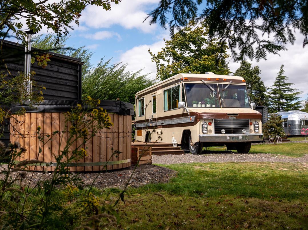Sleeps 2 -Pets Welcome -Private Hot Tub -Alabama