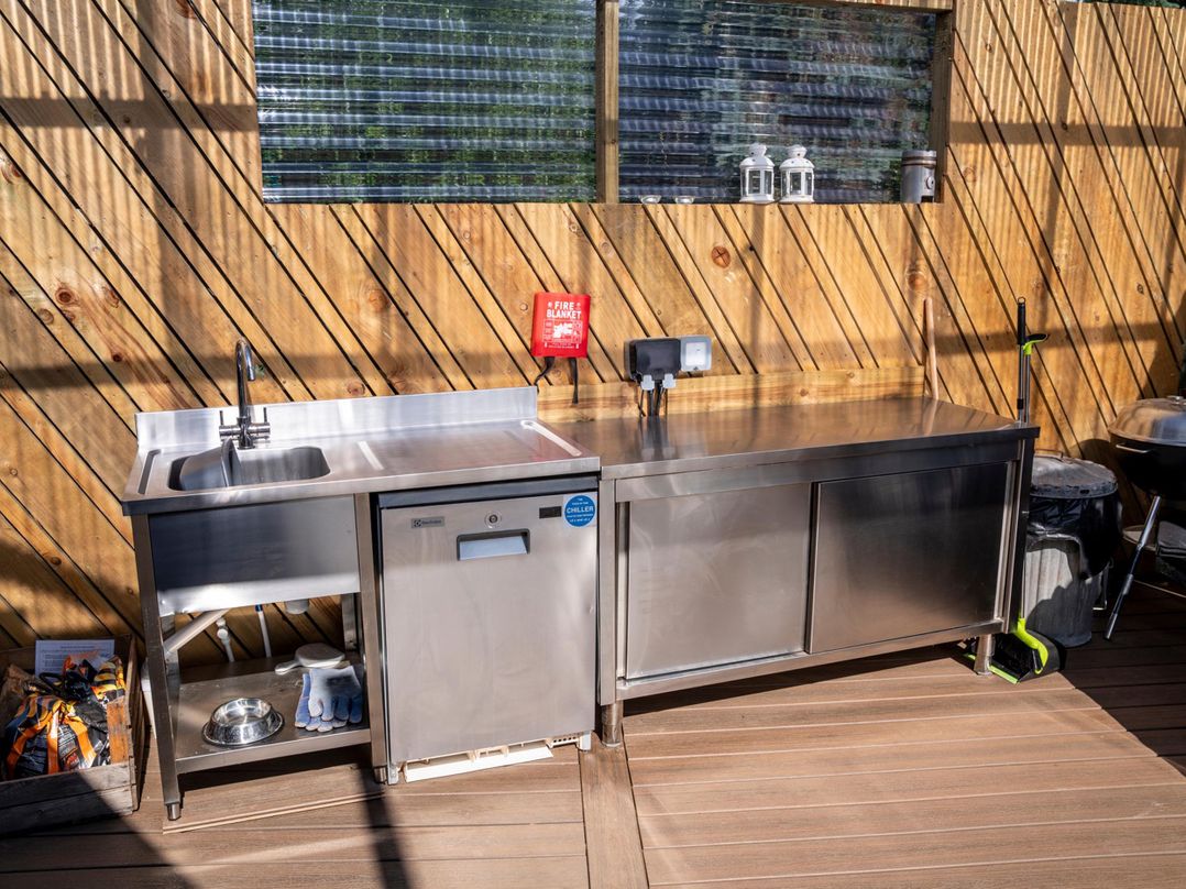 Sleeps 2 - Hot Tub - Pet Friendly - PeggySue