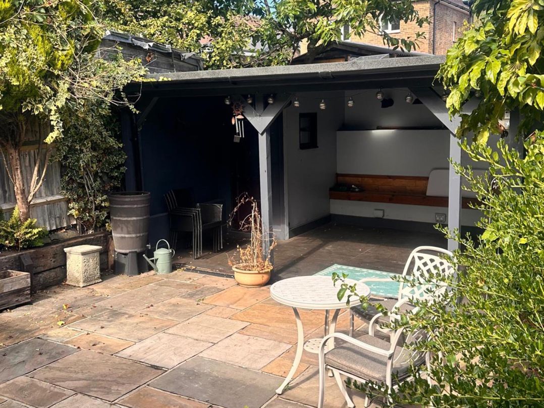3 Bed House - Sleeps 5 - Garden - Pets - Parking