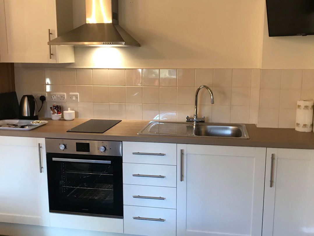 Nuneaton - Cottage - Sleeps 2 - Parking - Garden