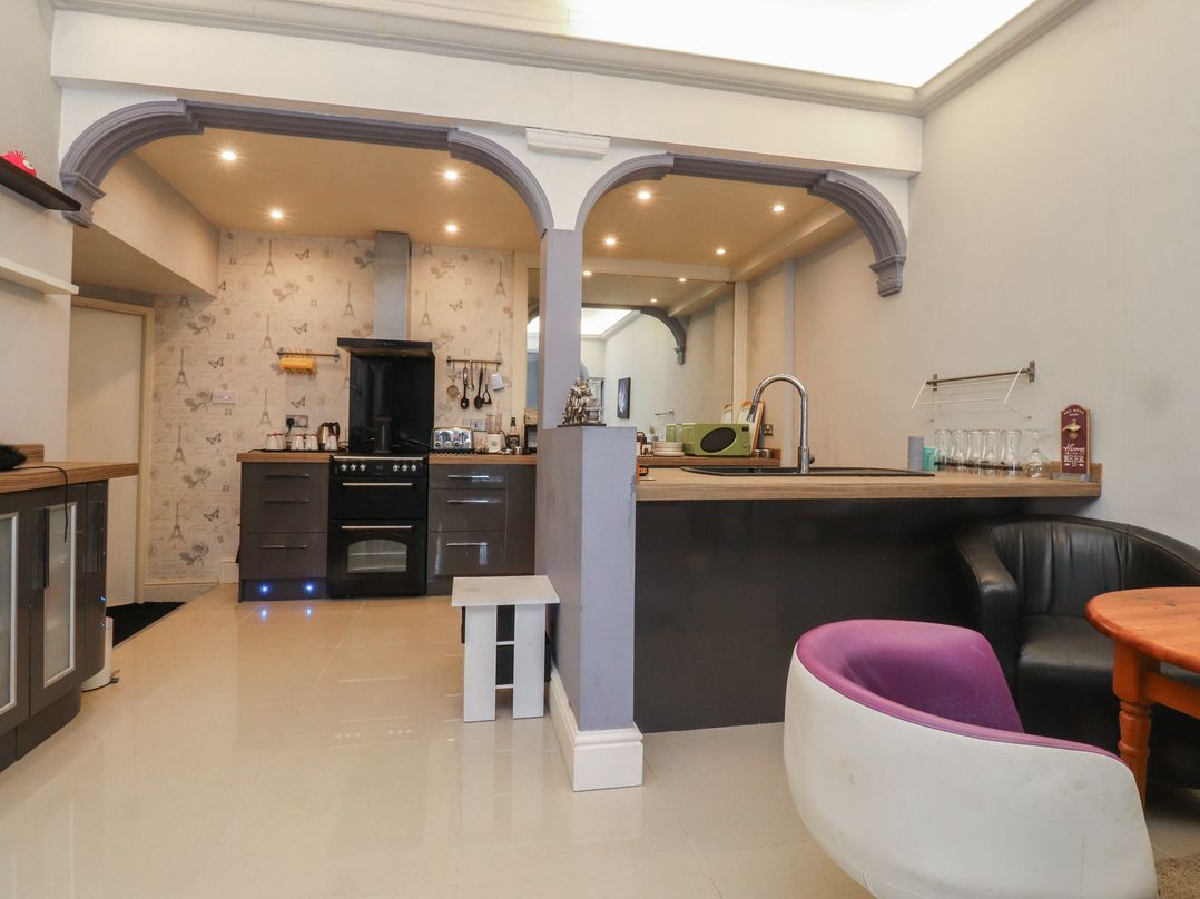 Luxury Winter Gardens Apartment 2