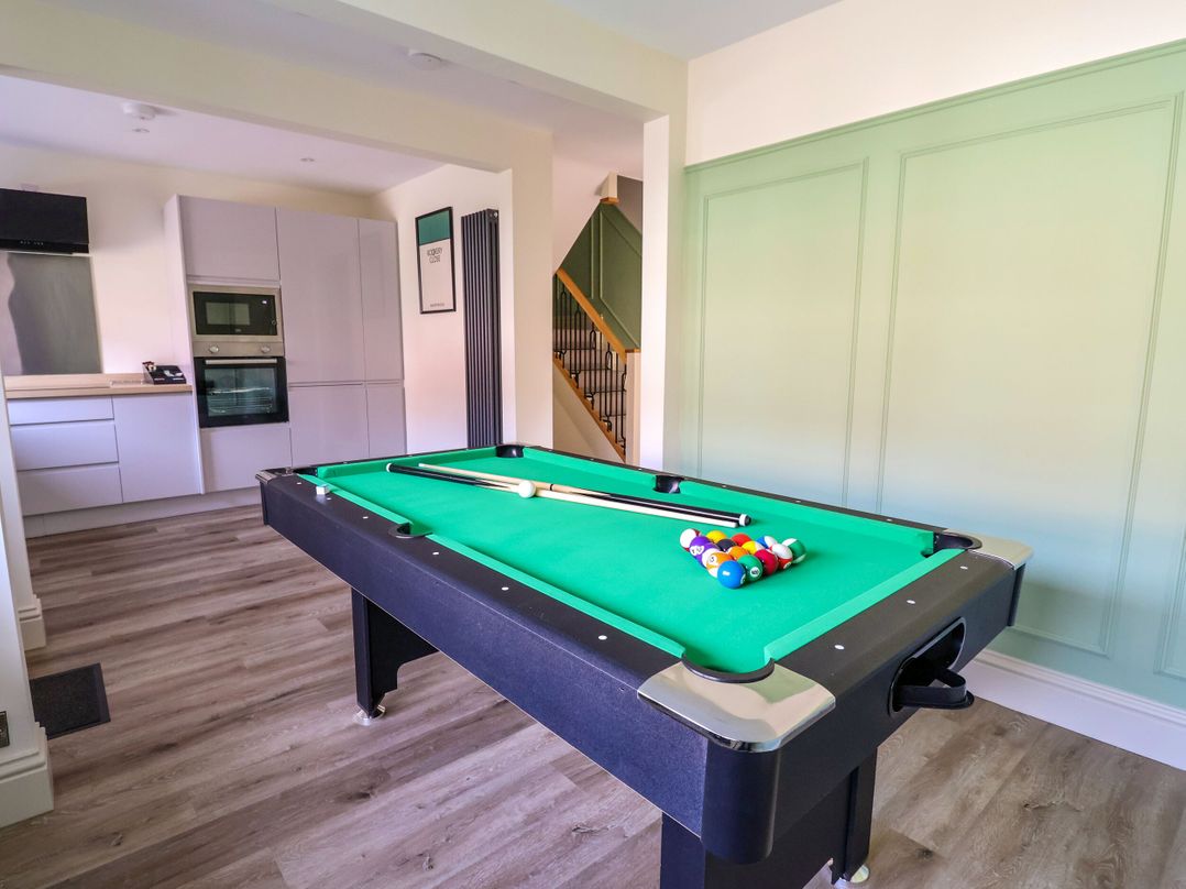 2 Rookery Close