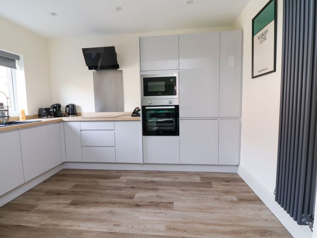2 Rookery Close