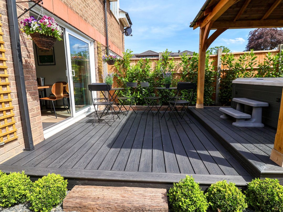 2 Rookery Close