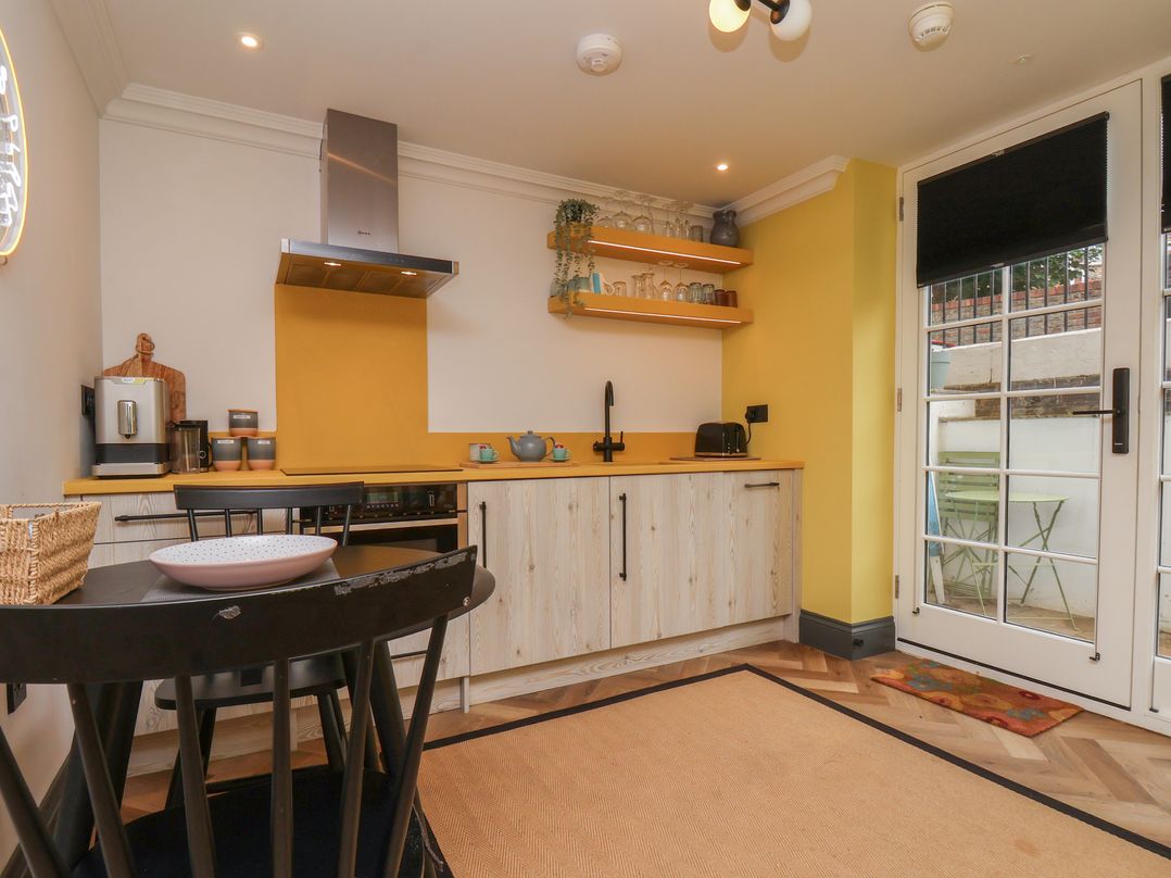 Apartment Yellow