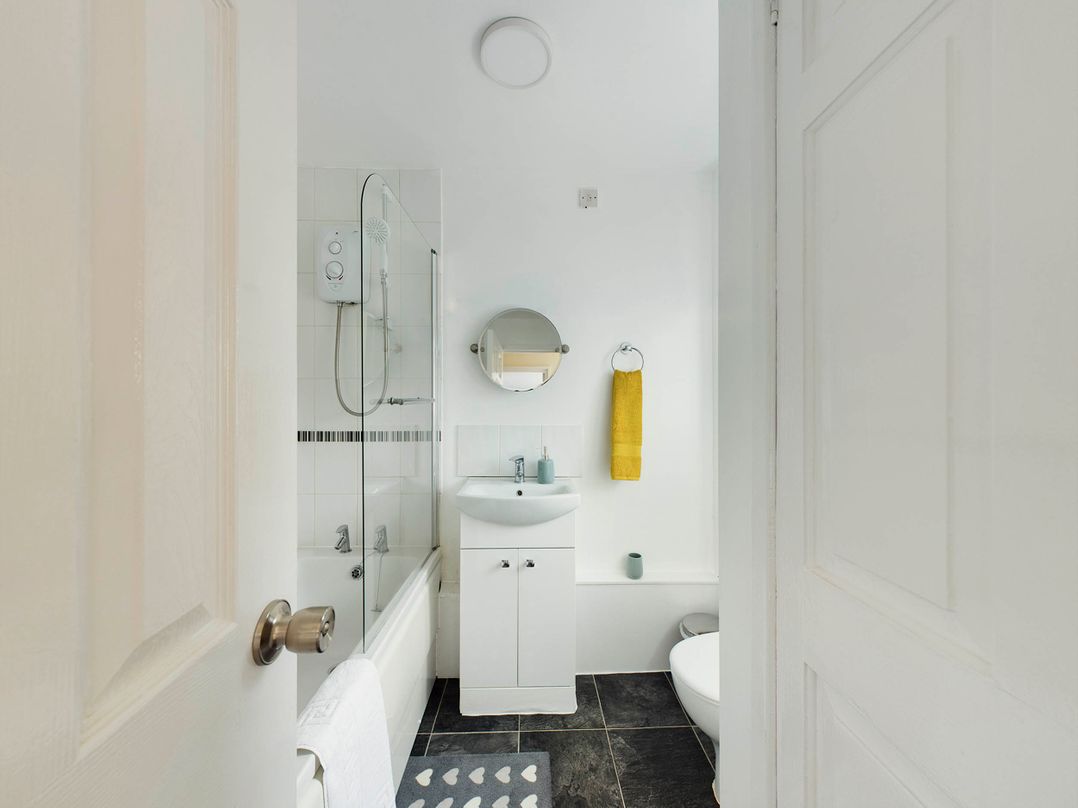 Tranquil Telford Retreat - 3 Bedroom House