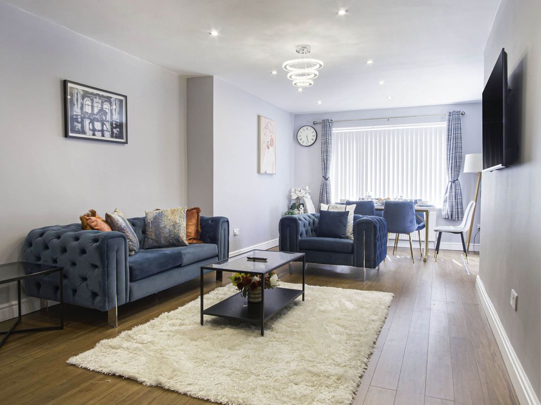 Cozy Riverside Retreat in Snodland
