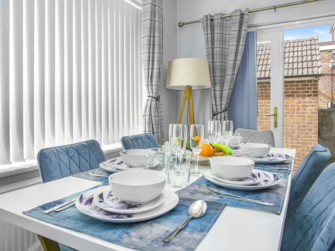 Cozy Riverside Retreat in Snodland
