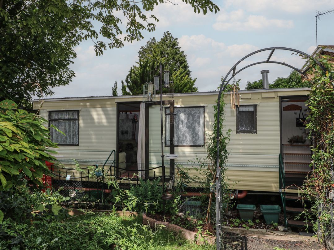 10 Cater Gardens