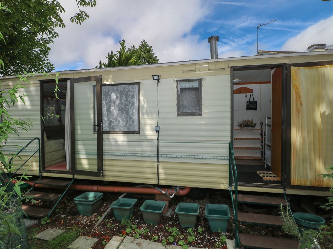 10 Cater Gardens