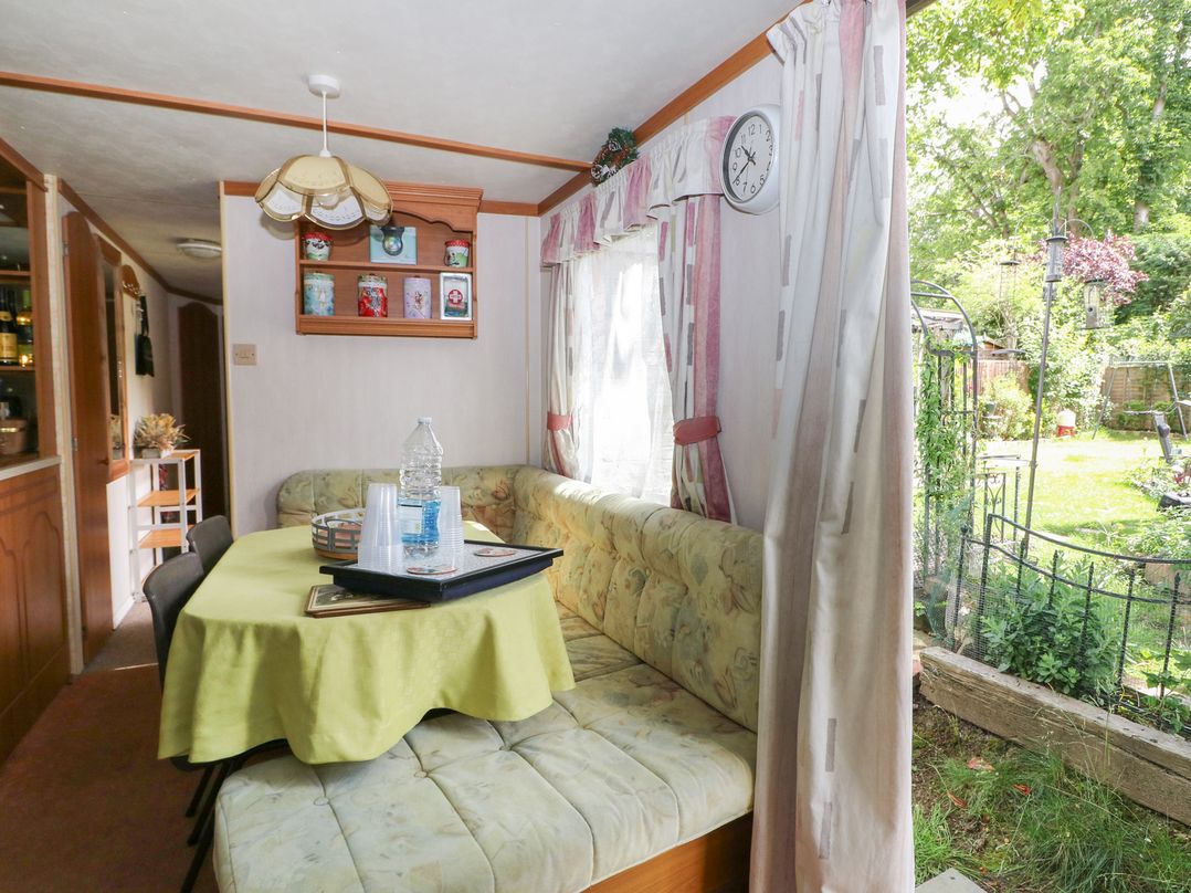 10 Cater Gardens
