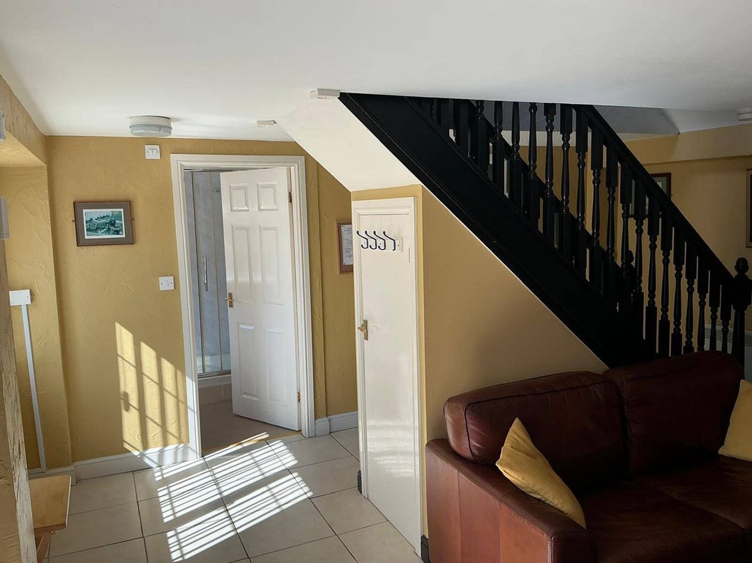 Rain Hill Cottage Sleeps 4 Parking Pets Ok