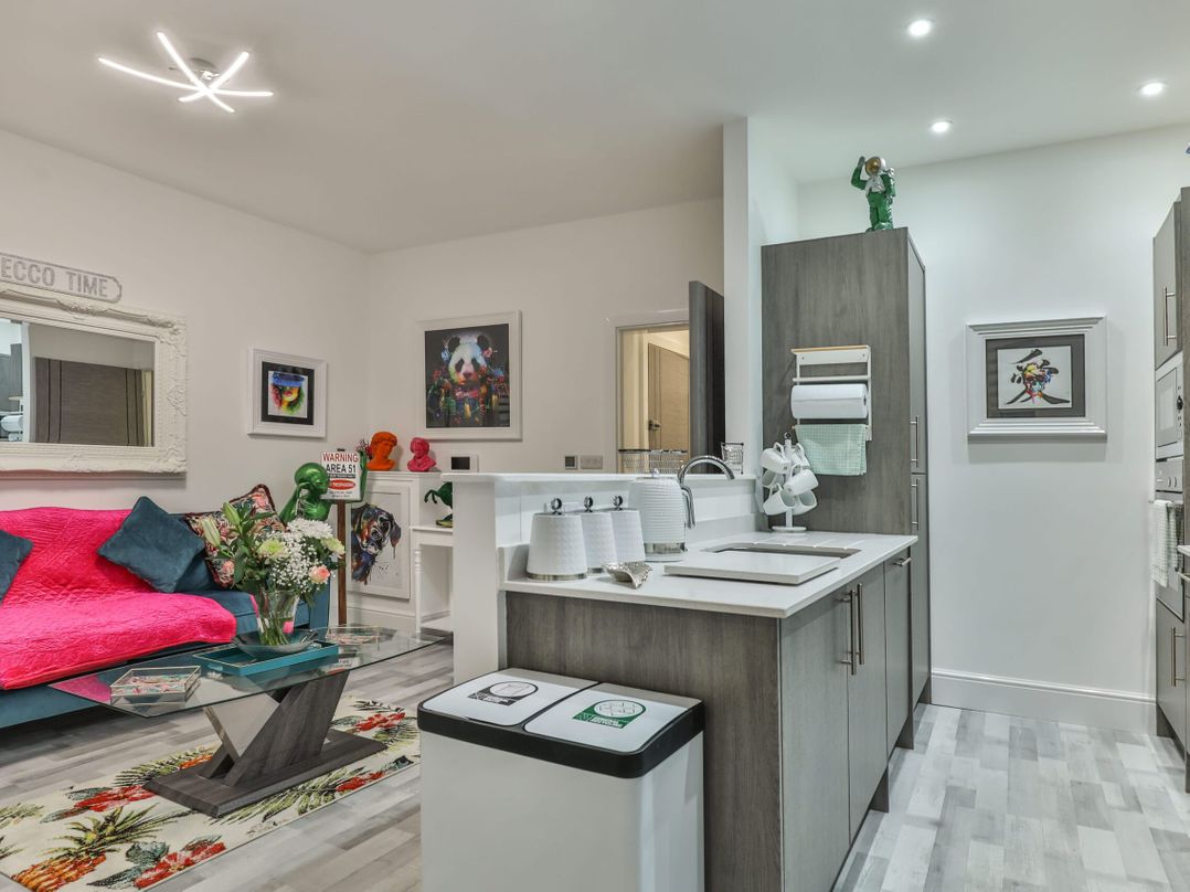 1 Bed Flat - Sleeps 2 - Parking - Wifi