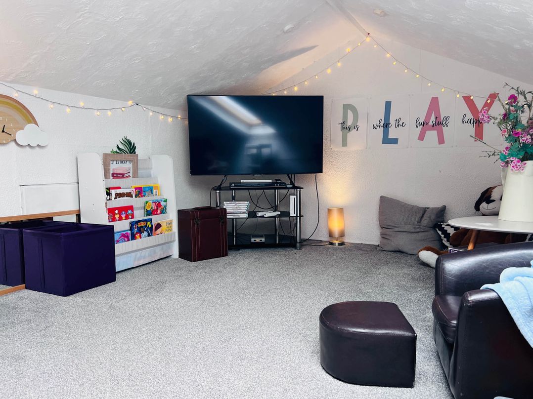 2 Bed Family Bungalow, WiFi, Parking, Garden, Dogs