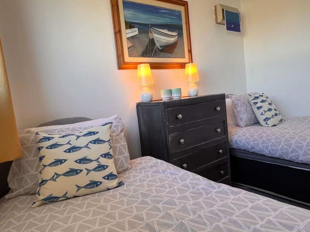 2 Bed Family Bungalow, WiFi, Parking, Garden, Dogs