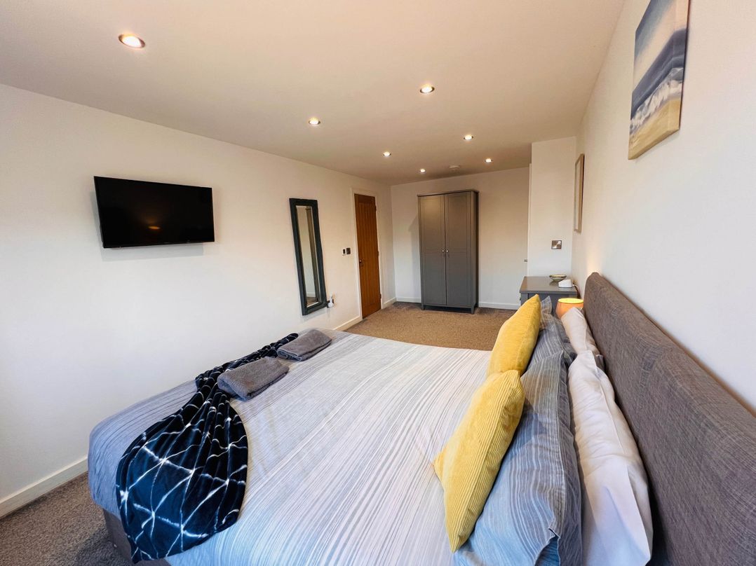 Stylish, Dog Friendly Coastal Bungalow with garden