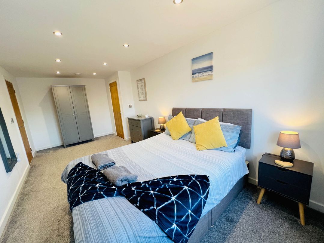 Stylish, Dog Friendly Coastal Bungalow with garden