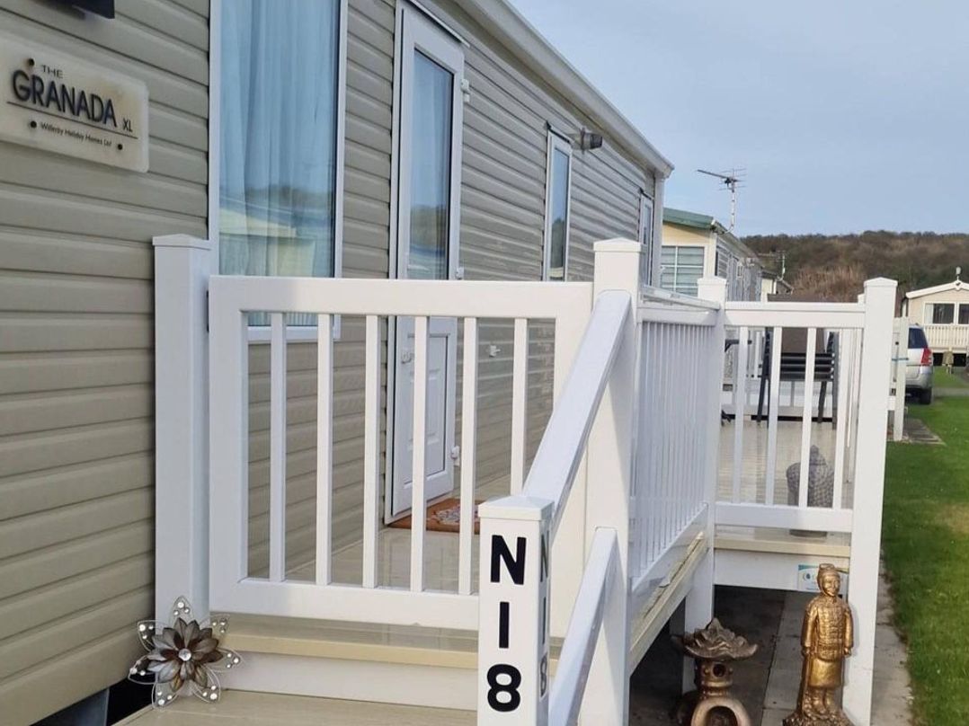2 Bed Caravan  Sleeps 6 Pets Beach Access
