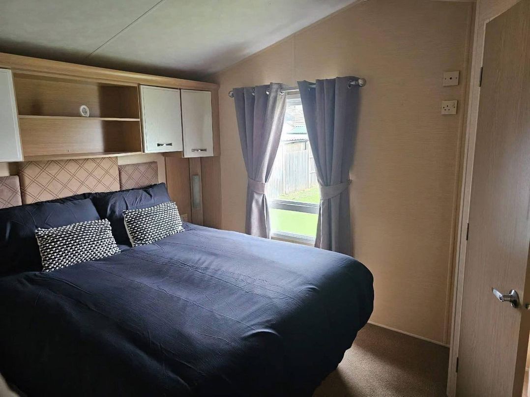 2 Bed Caravan  Sleeps 6 Pets Beach Access