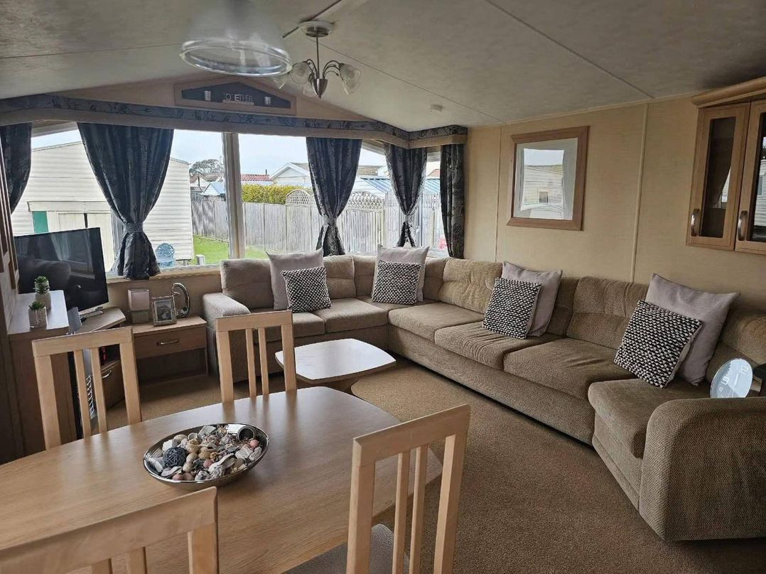 2 Bed Caravan  Sleeps 6 Pets Beach Access