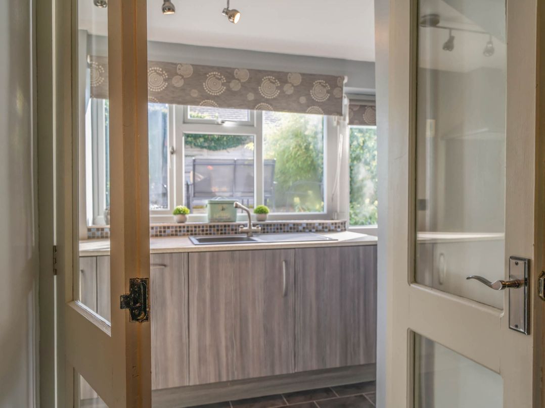 Cosy cottage near scenic walks and country pub