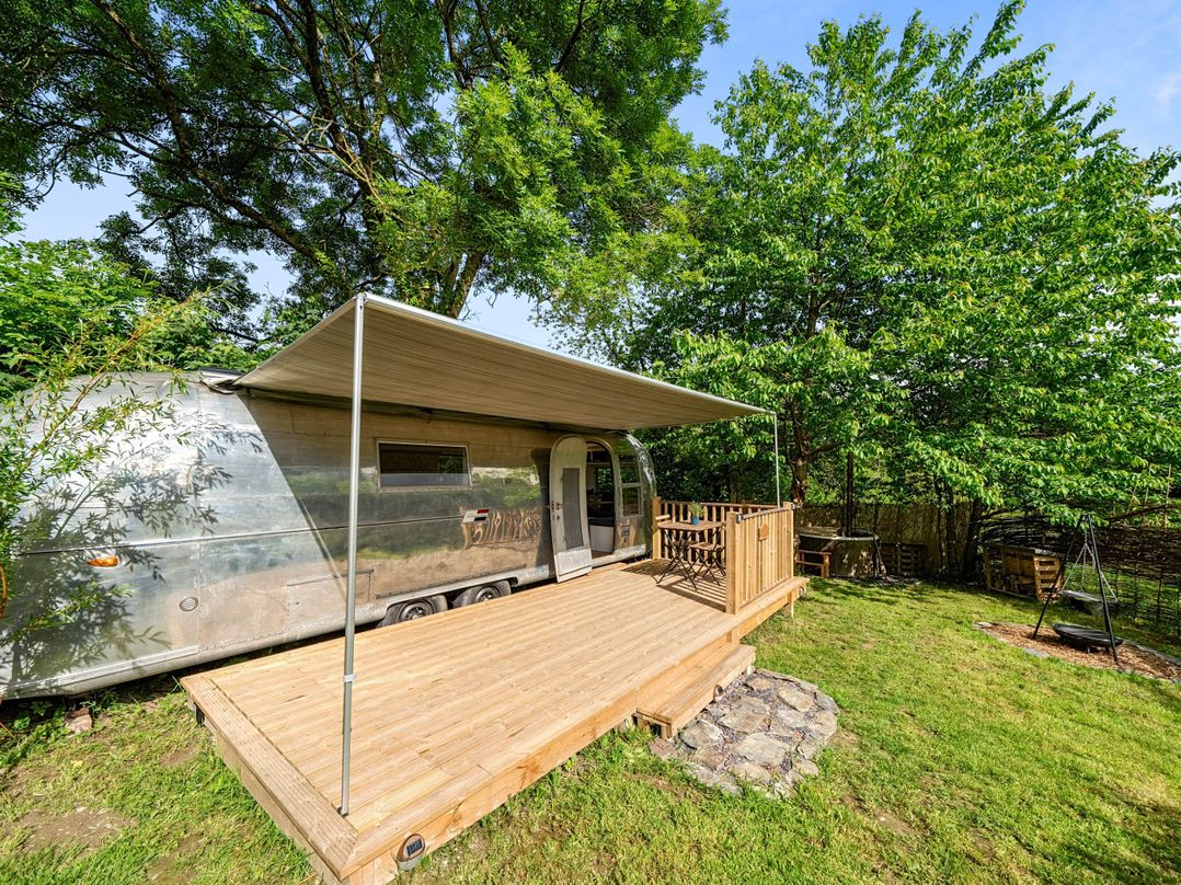 Sleeps 2 - Private Hot Tub - Fire Pit