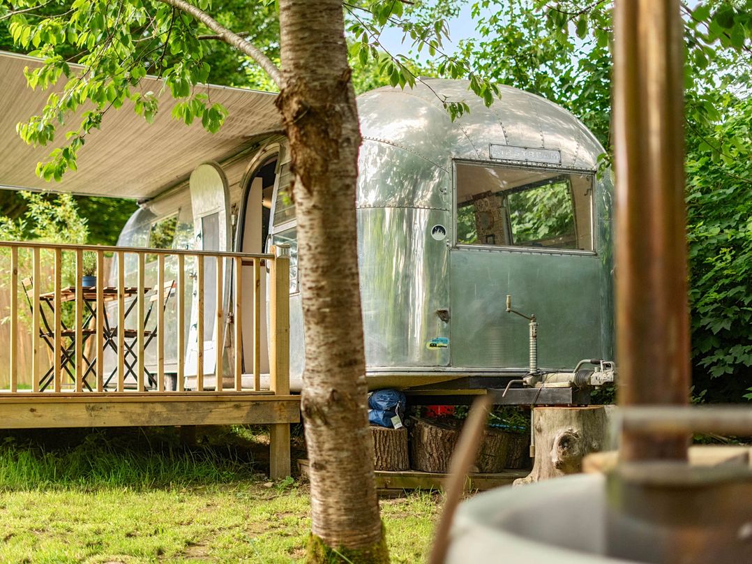 Sleeps 2 - Private Hot Tub - Fire Pit