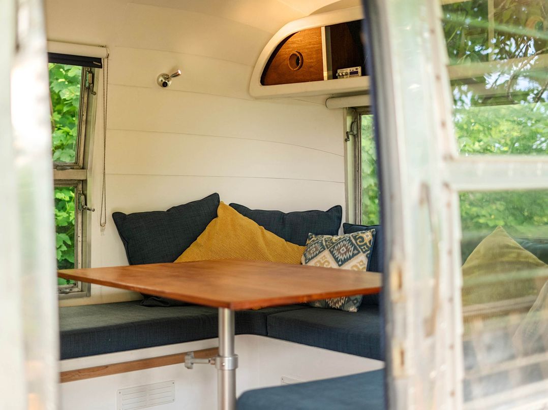 Sleeps 2 - Private Hot Tub - Fire Pit