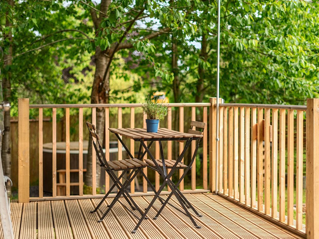 Sleeps 2 - Private Hot Tub - Fire Pit