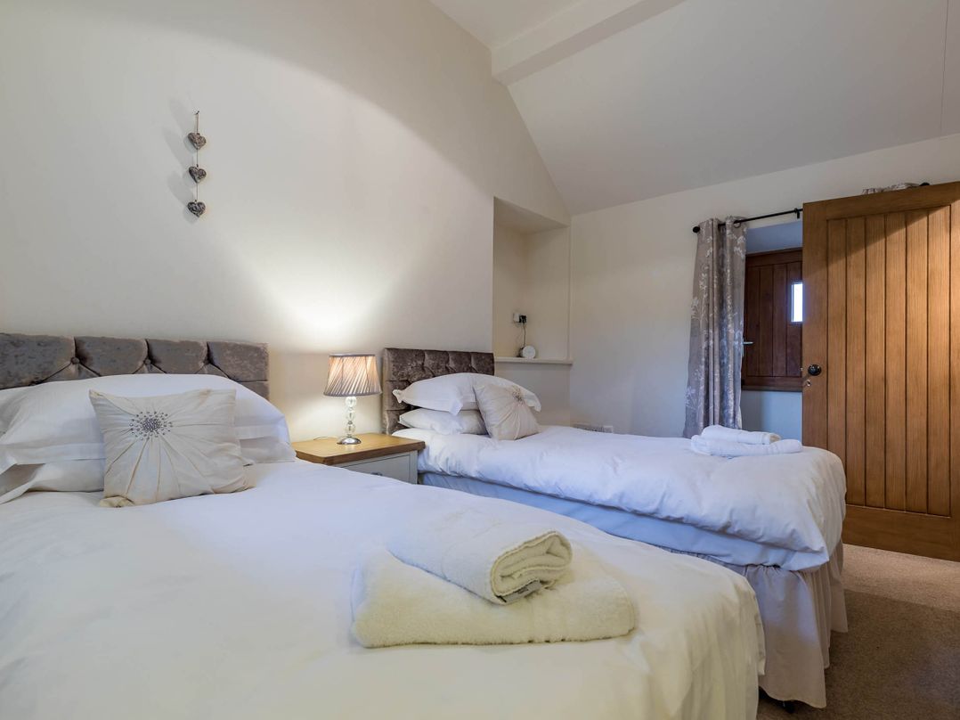 The Barn at Brambles Farm Sleeps 6 Hot Tub