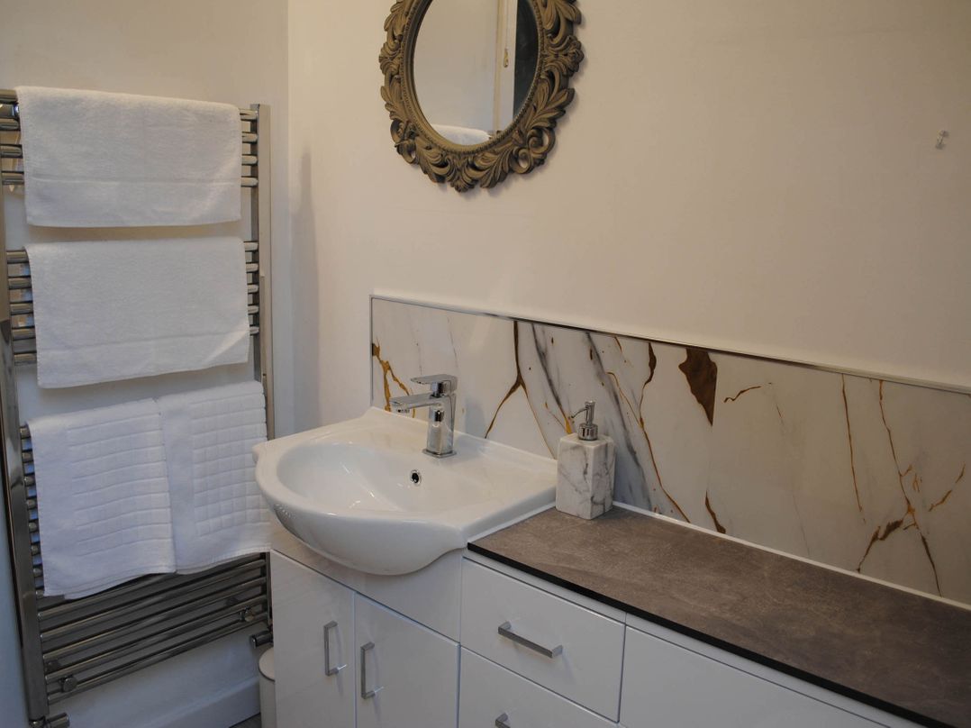 The Barn at Brambles Farm Sleeps 6 Hot Tub