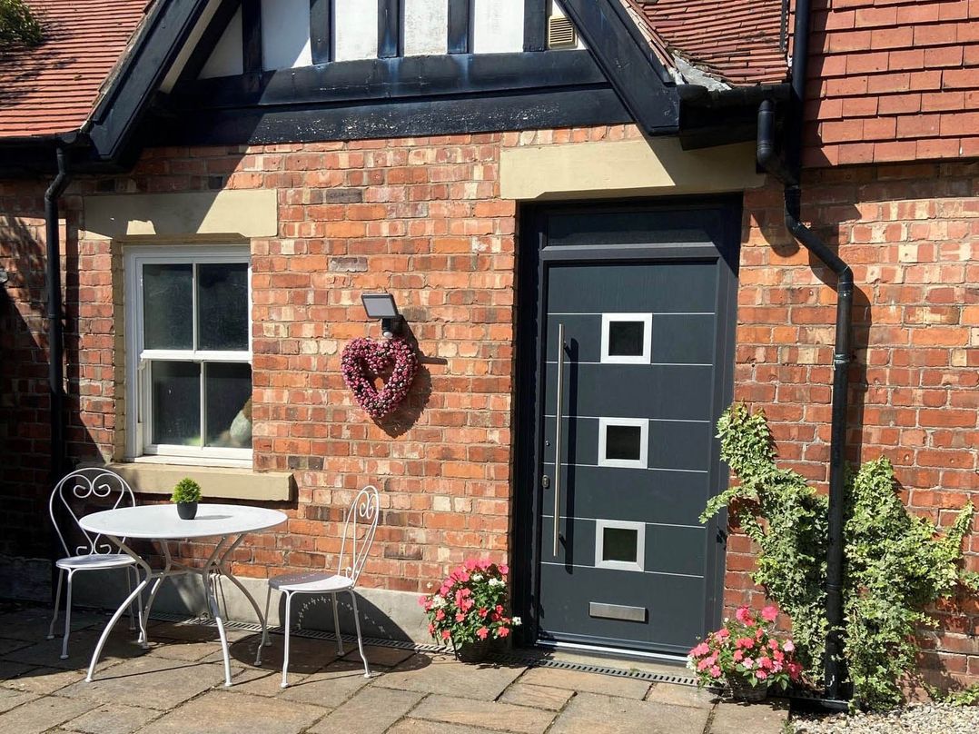 Cottage Sleeps 4 Pet Friendly Garden By Beach
