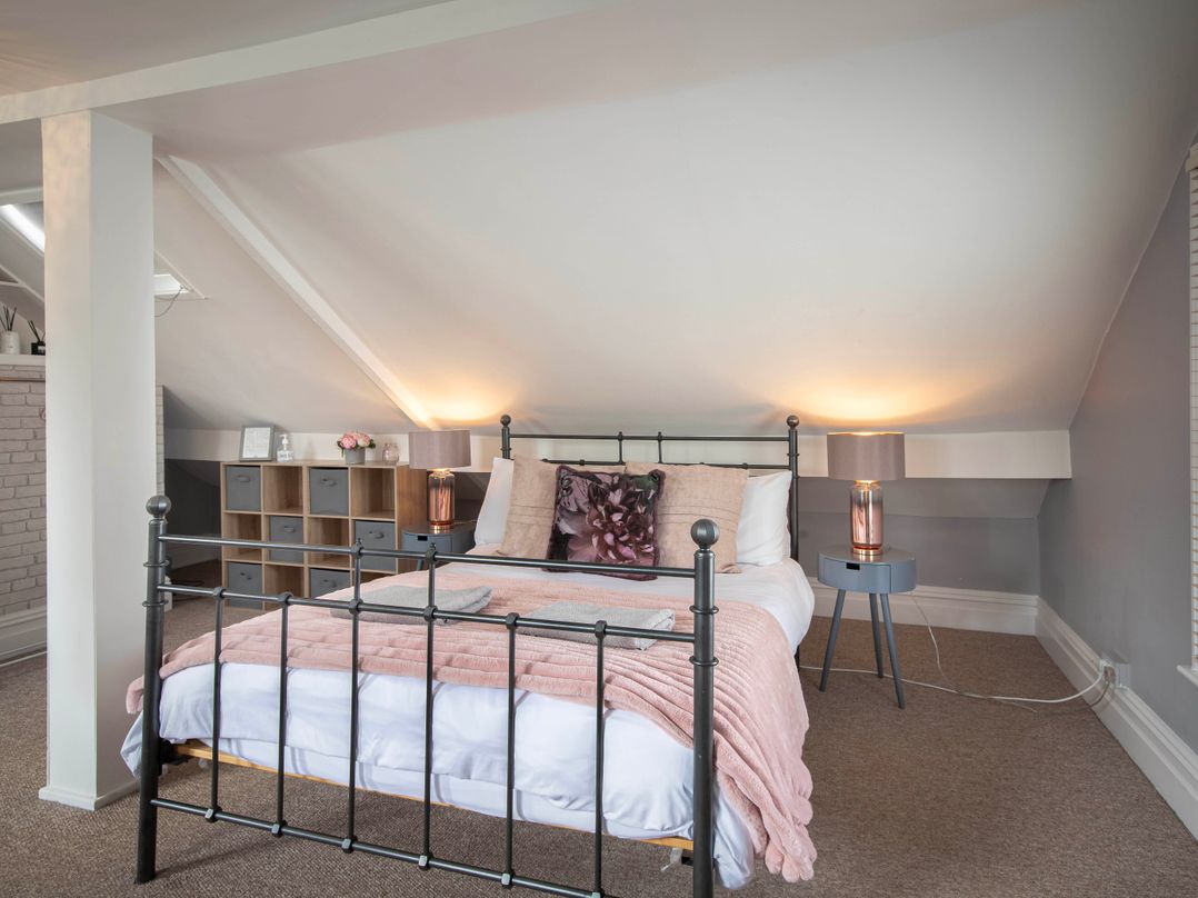 Cottage Sleeps 4 Pet Friendly Garden By Beach