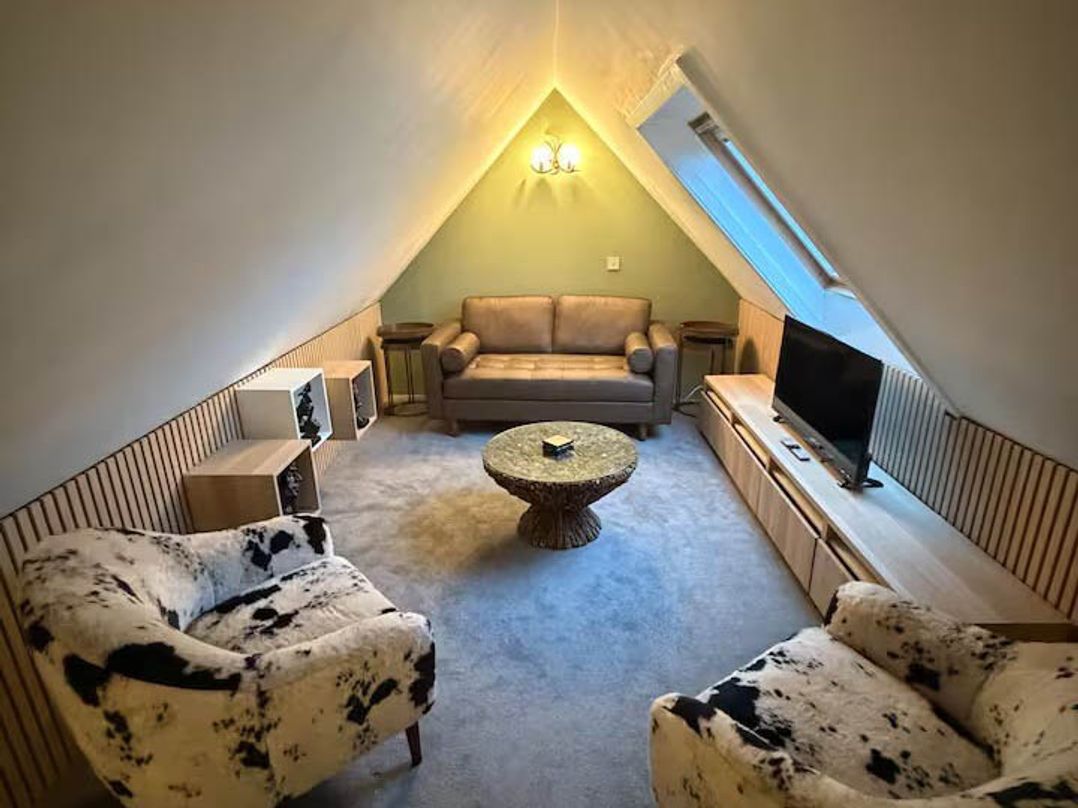 2 Bed Cottage Sleeps 4  Parking Wifi