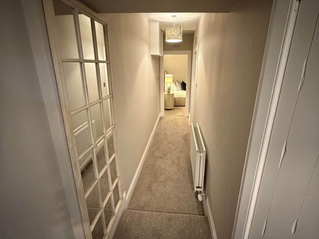 2 Bed Cottage Sleeps 4  Parking Wifi