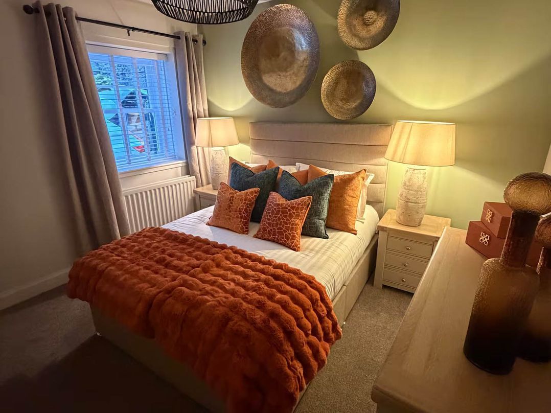 2 Bed Cottage Sleeps 4  Parking Wifi